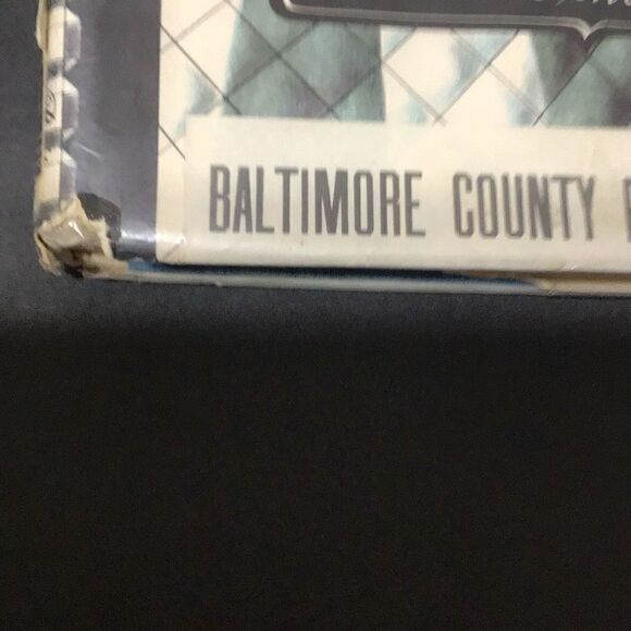 Vintage copy of The Twenty One Balloons cover damage shown - Picture 2 of 12